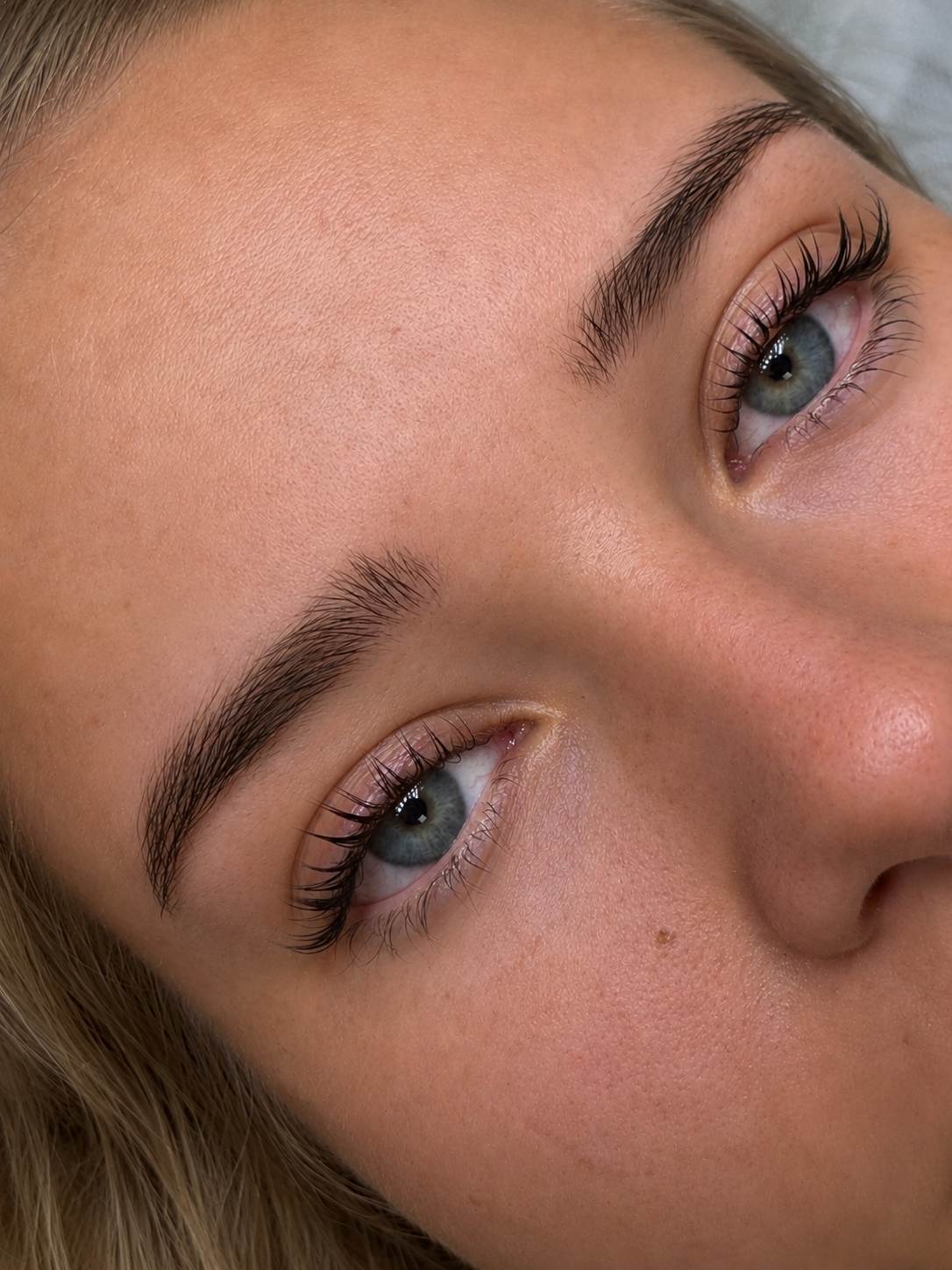 Lash lift + hybrid tint
